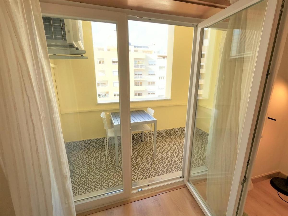 Carnaxide Modern T1 Apartment W Balcony In Carnaxide Oeiras Lisbon Exteriér fotografie