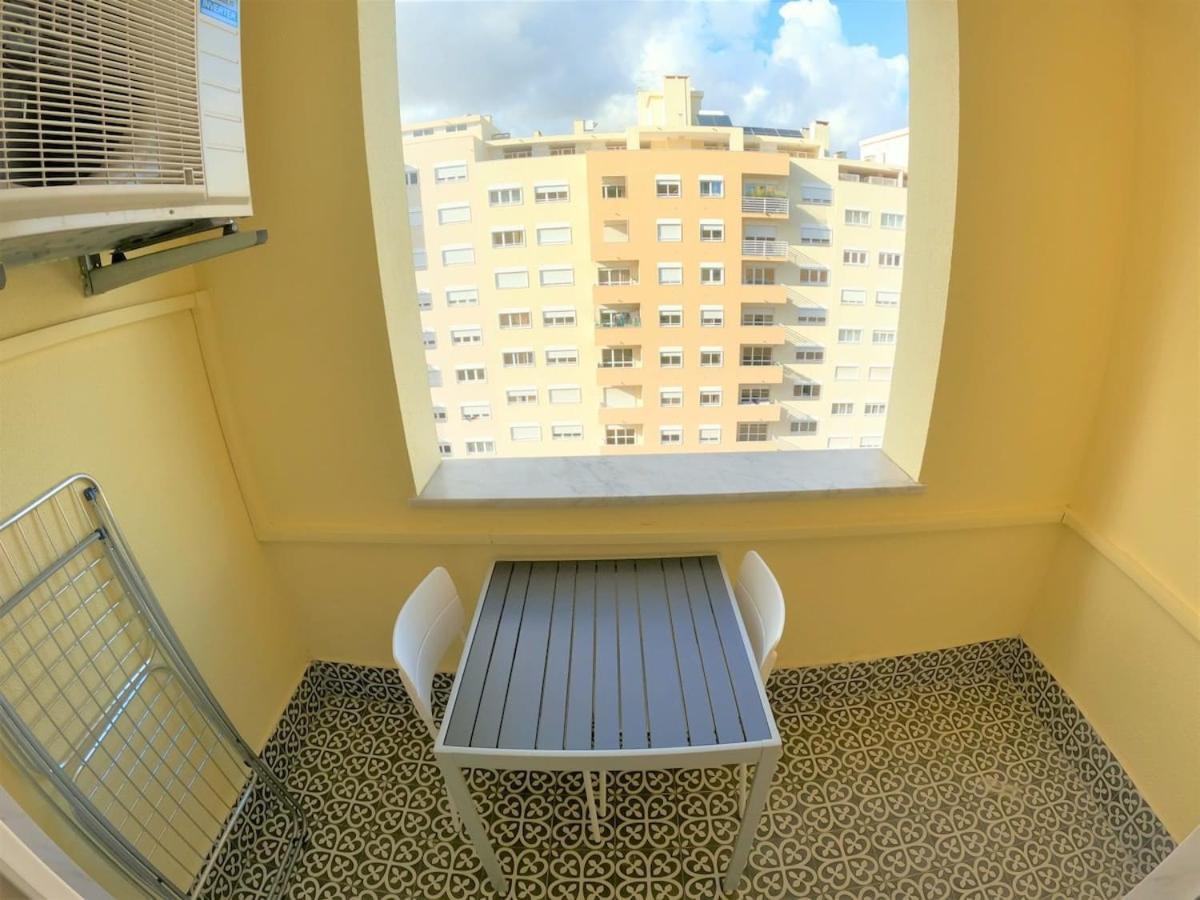 Carnaxide Modern T1 Apartment W Balcony In Carnaxide Oeiras Lisbon Exteriér fotografie