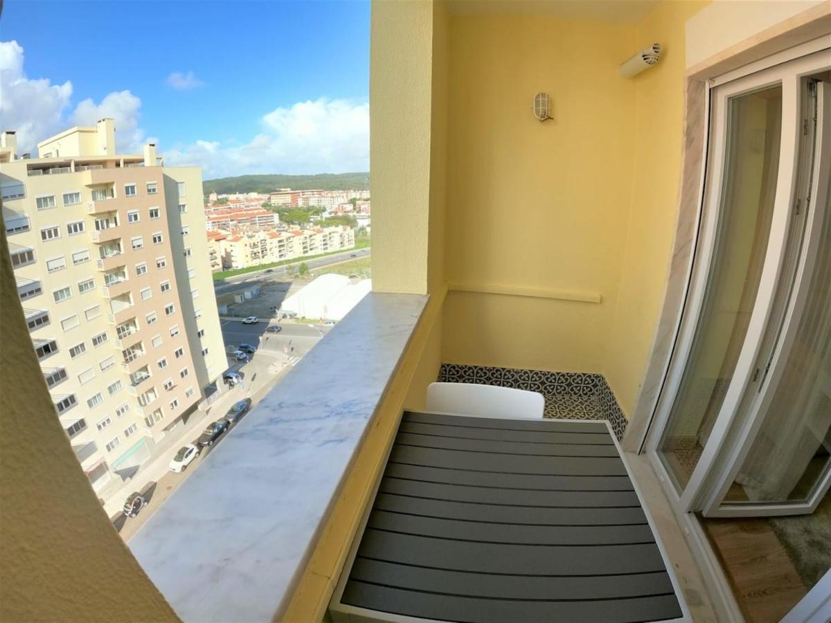Carnaxide Modern T1 Apartment W Balcony In Carnaxide Oeiras Lisbon Exteriér fotografie