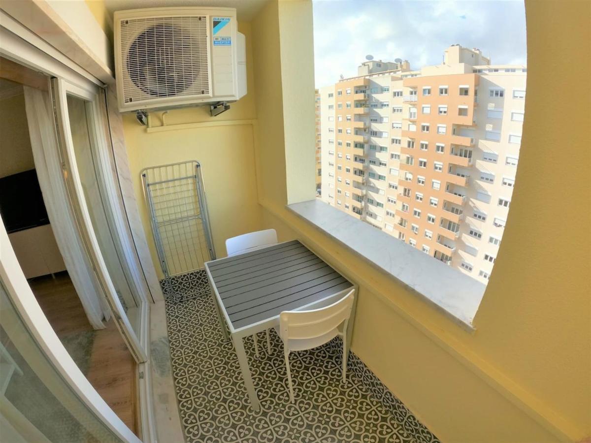 Carnaxide Modern T1 Apartment W Balcony In Carnaxide Oeiras Lisbon Exteriér fotografie